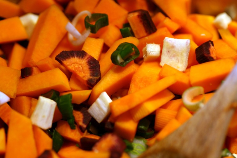 Kürbissuppe mit Orange und Ingwer wärmt die Seele