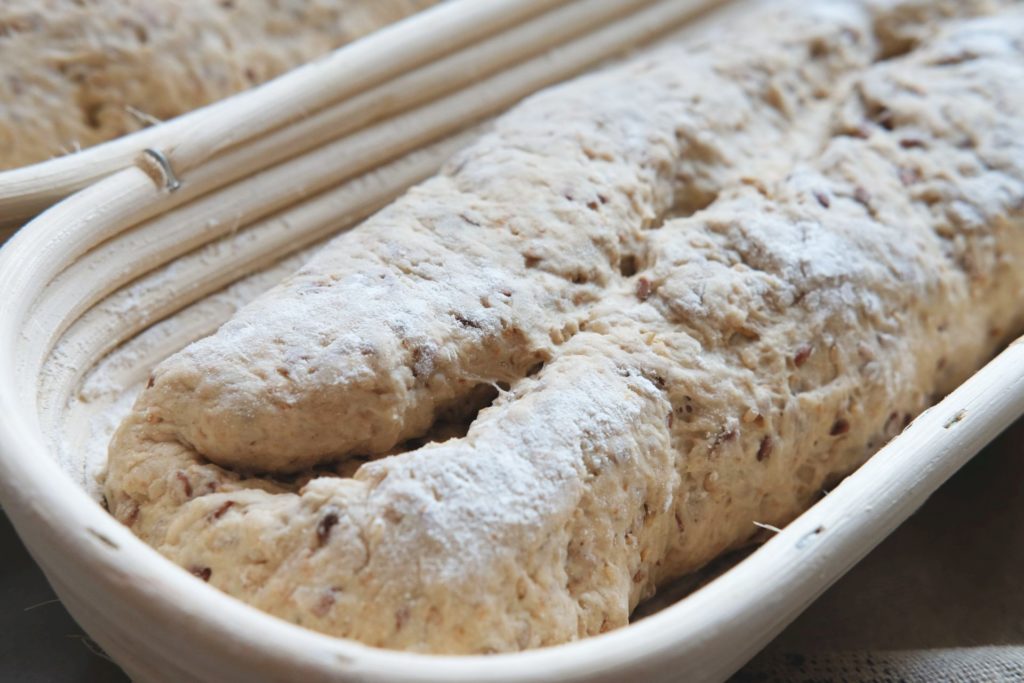 Rustikales Körnerbrot und Mehle mit seinen Typen