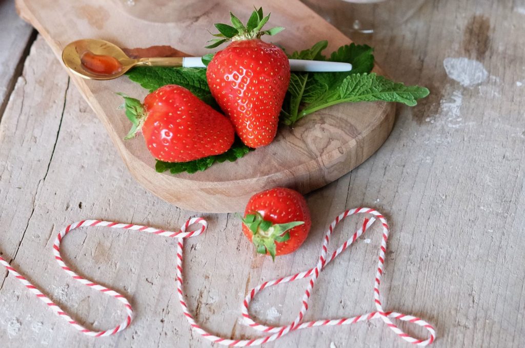 Erdbeeren mit Sahne und Quark - eine Kindheitserinnerung