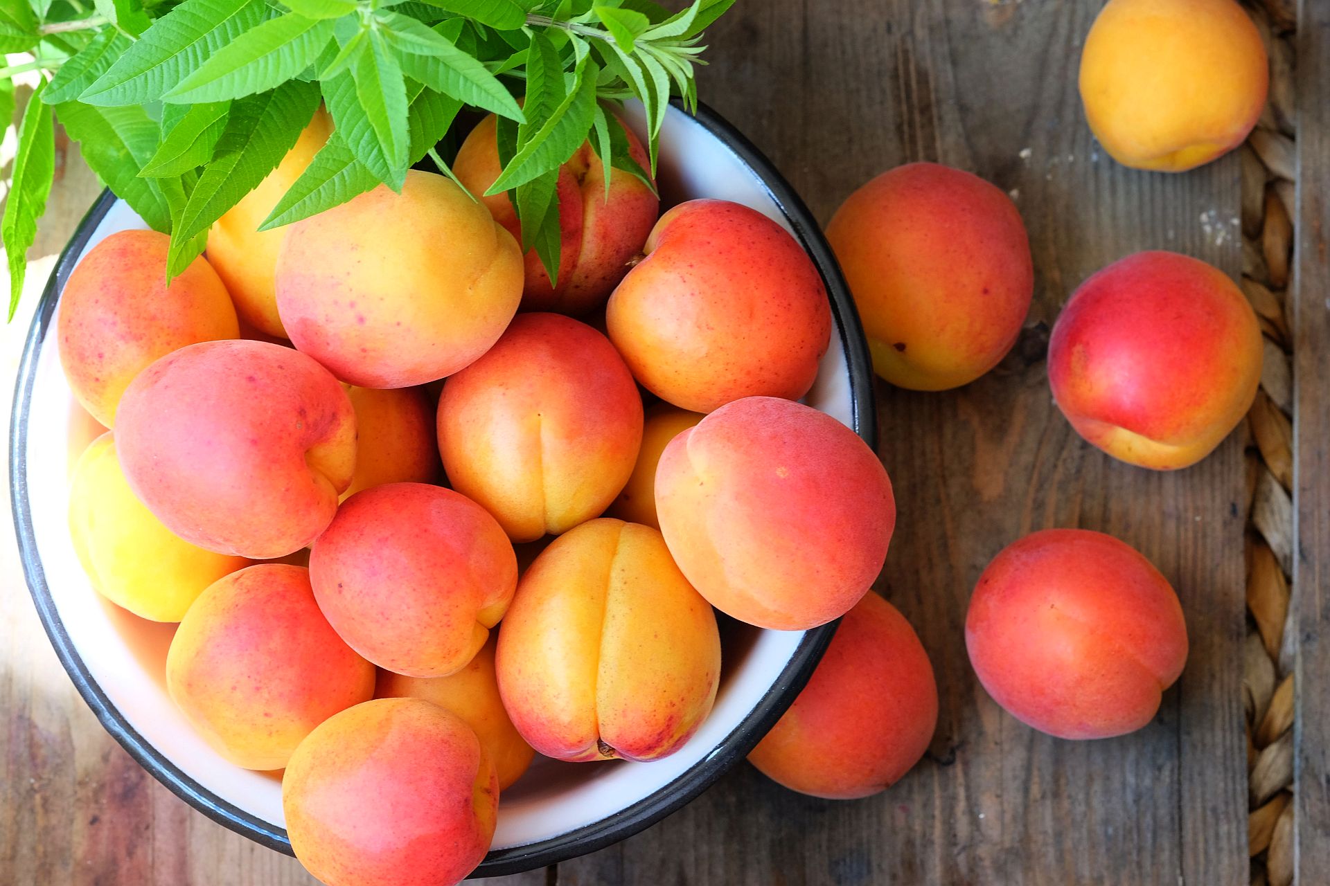 Aprikose trifft Zitronenverbene: Aprikosenmarmelade mal anders