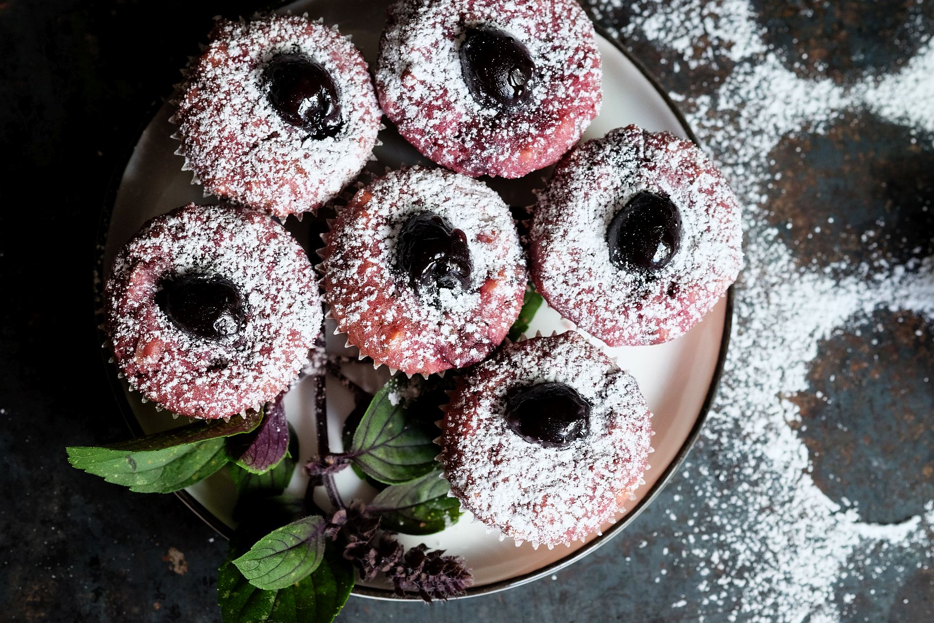 Kirsch-Marzipan-Muffins und die Geschichte zum Muffin Man