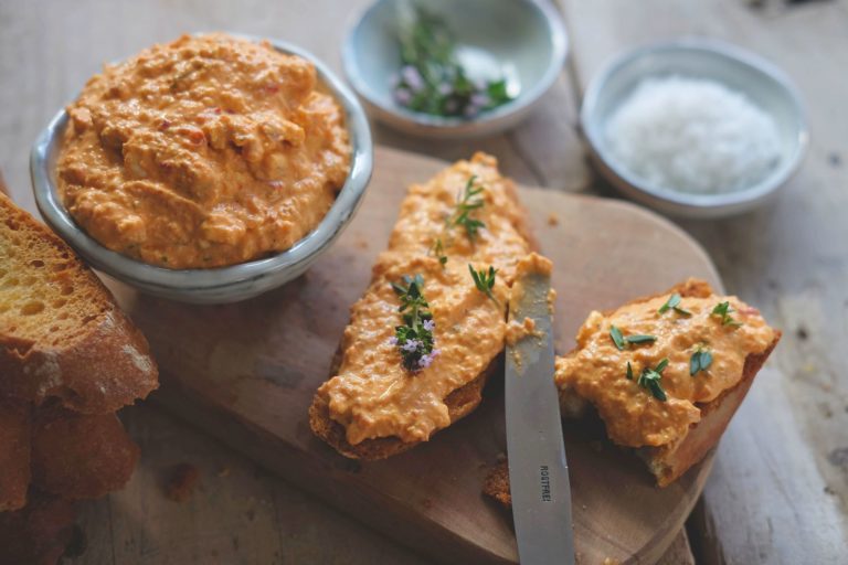 Auf die Stulle: Schwiegermuttercréme, scharfe Feta Créme zum Reinlegen!