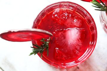 Rote Beete Gin Tonic